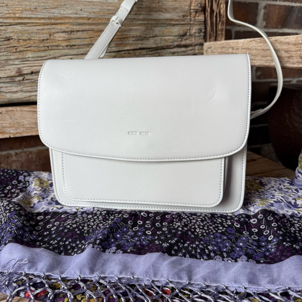Pixie Mood Zoe Light Gray Faux Leather Timeless Crossbody/Shoulder Bag
